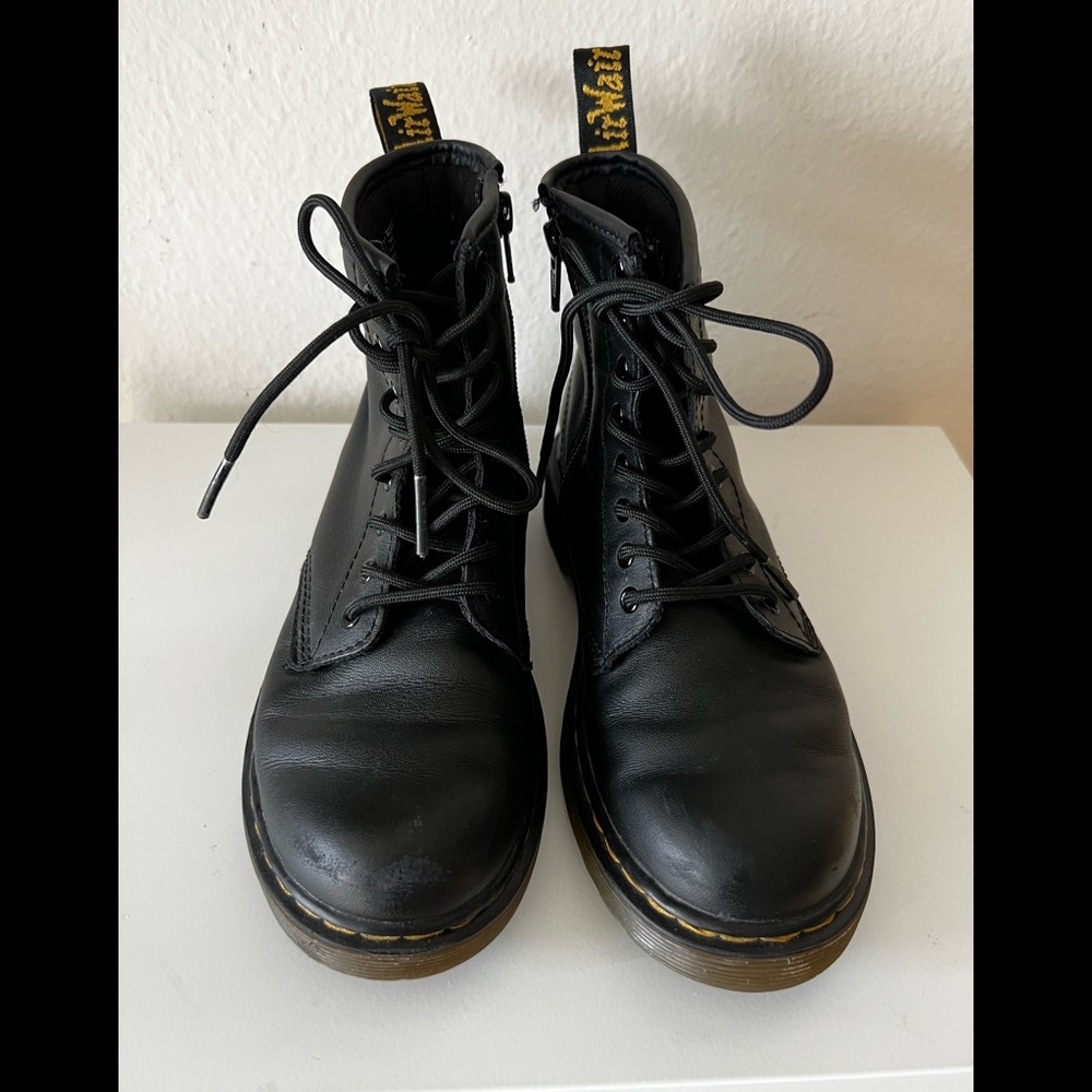 Doc Martens Black boots Junior youth Sz 2